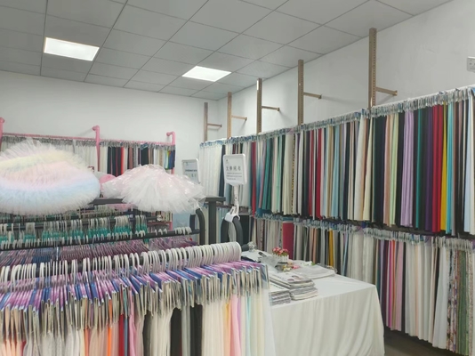 Intricately Printed 95% Polyester 5% Spandex Knitted Curtain for Girls Anti-Static Mesh Fabric for Bedding Dresses Bags